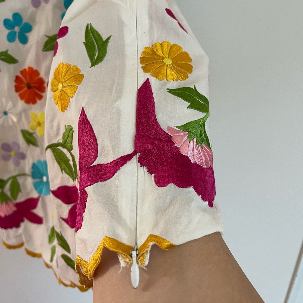 Vintage embroidered Escada Sport cotton blouse | Size L - Picture 4 of 10